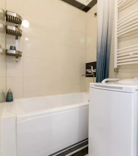 Opera 3br W Sauna By Newave Apartmán *